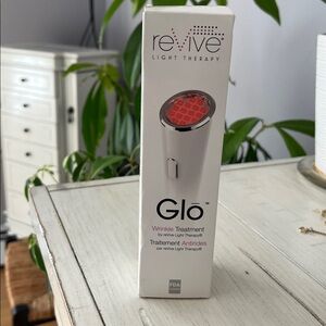 ReVive Light Therapy -Glo